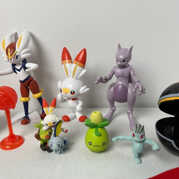 Lot of Pokemon Toys Figurines Balls Nintendo Mewtwo Scorbunny Cinderace Smoliv - Picture 3 of 8